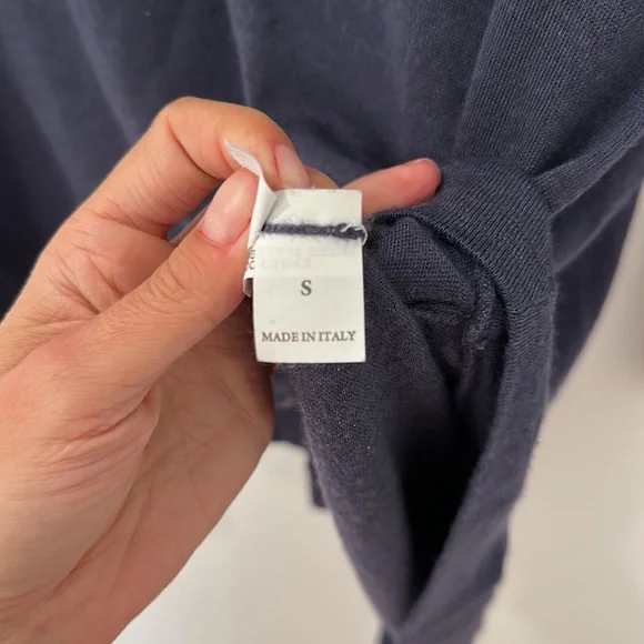 BRUNELLO CUCINELLIdeep blue v-neck cashmere blend sweater